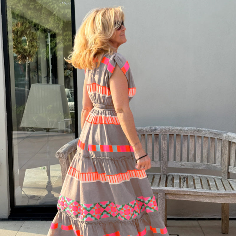 Women’s Loose Sleeveless Dress with V-Neck and Striped Pattern