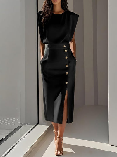Solid color midi dress with button slit and round neckline