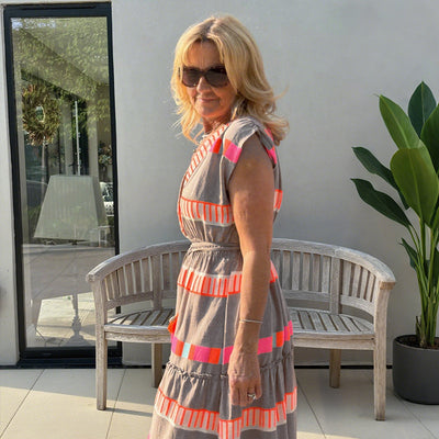 Women’s Loose Sleeveless Dress with V-Neck and Striped Pattern