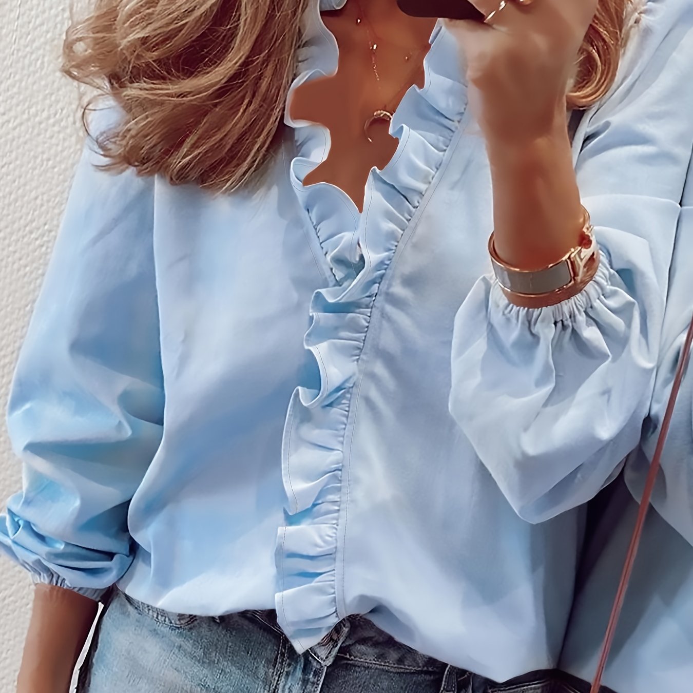 AYA | BLOUSE WITH RUFFLES AND V-NECK
