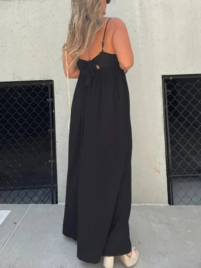 Comfortable women's jumpsuit with a V-neck and wide legs