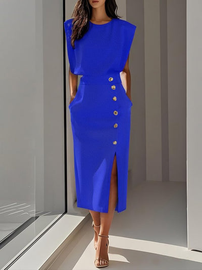 Solid color midi dress with button slit and round neckline